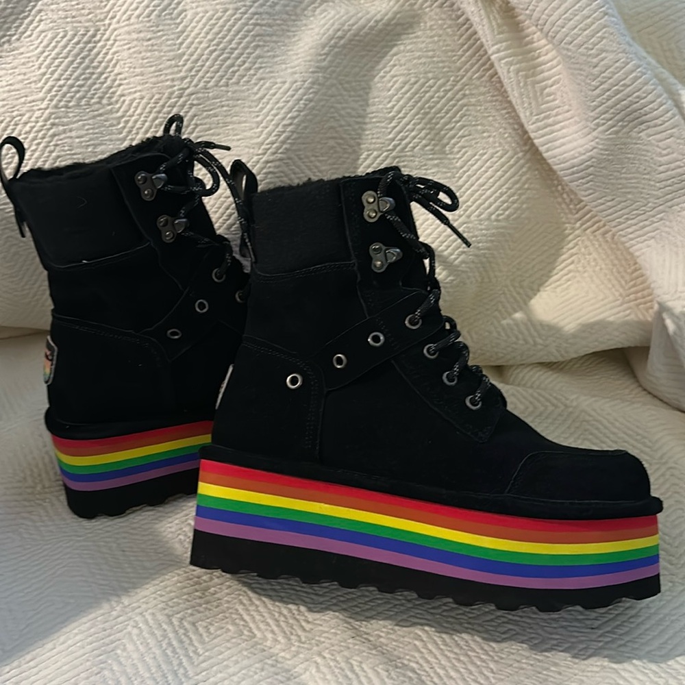 Bearpaw Retro Alicia‎ Rainbow Brite Platform Boots, NEW, Size 9 EUR 40